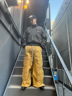 「アイテム（カーゴパンツ、イエロー系）」を使った、YUITOさん（メンズ・170cm）の冬コーディネート