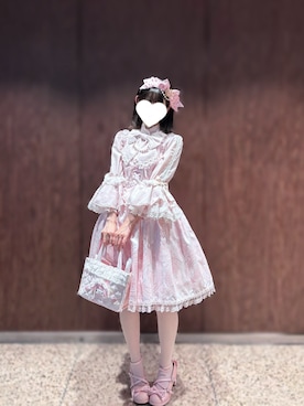 「アイテム（ジャンパースカート）」を使った、𝓐.⋆𝜗𝜚さん（レディース・163cm）の秋コーディネート