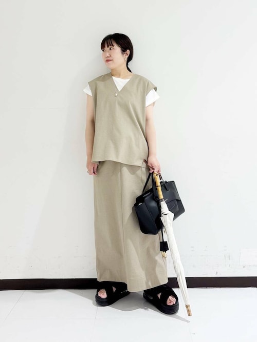 M.S　定価¥17,600 リネン混Ｖネックフリルラブラウス セール】リネン混Vネックブラウス（ベスト）｜URBAN RESEARCH