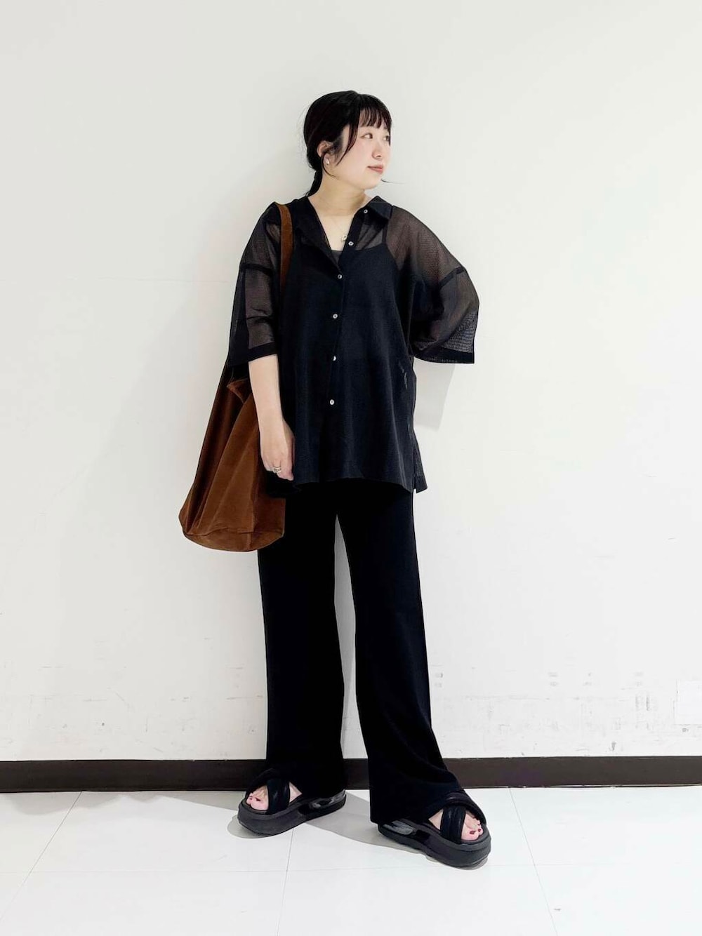 「大人カジュアル、モノトーン、ママコーデ、サンダル、低身長、休日コーデ、低身長コーデ、30代、体型カバー、旅行コーデ、紫外線対策、ママの体型カバー、149cm、帰省コーデ、下半身太め」｜「NIKEのNIKE　エアマックスアイラサンダル（サンダル、ブラック系）」を使った、maaamii02さん（レディース・150cm）の夏コーディネートの1枚目の写真