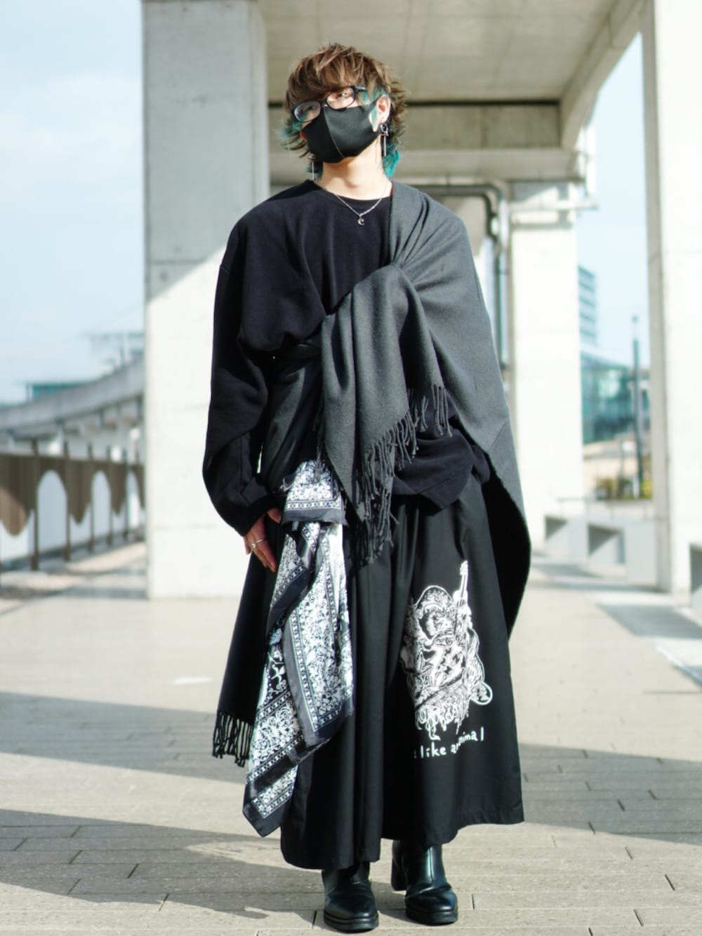 8(eight)のポンチョを使った人気ファッションコーディネート - WEAR