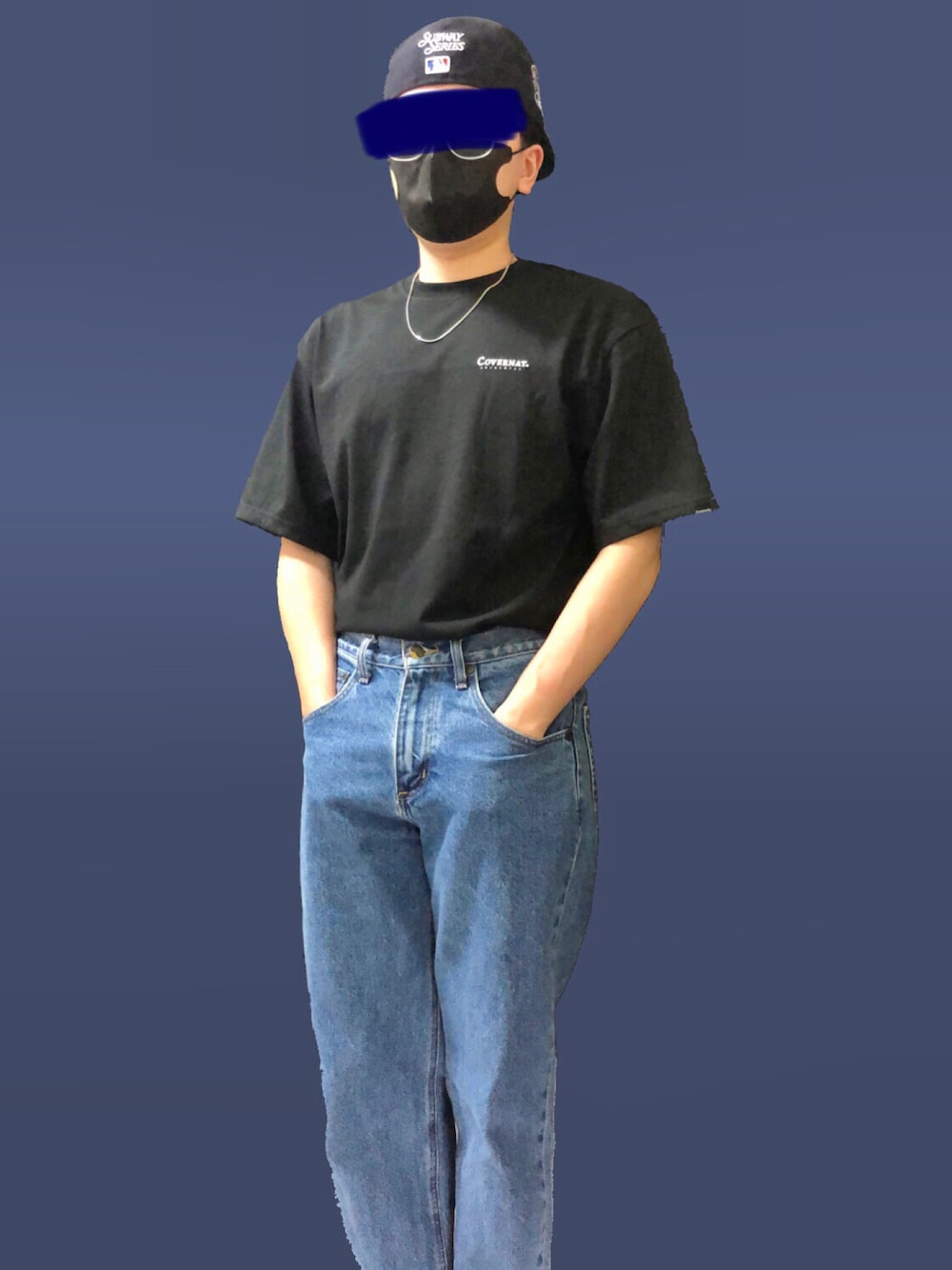「COVERNATのアイテム（Tシャツ/カットソー、ブラック系）」を使った、Weizhixiさん（メンズ・170cm）の夏コーディネートの1枚目の写真