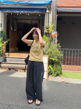 「CANAL JEAN（キャナルジーン）のLakey Park　"Still LOOK here"Tシャツ（Tシャツ/カットソー、イエロー系）」を使った、ERICAさん（レディース・160cm）の夏コーディネート