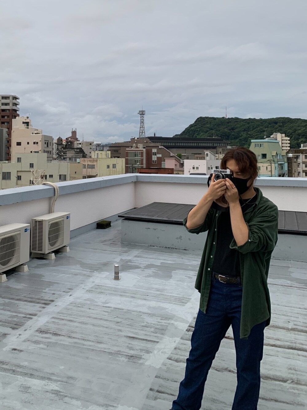 「Levi'sのアイテム（デニムパンツ、ブルー系）」を使った、あったかさん（メンズ・173cm）の秋コーディネートの1枚目の写真