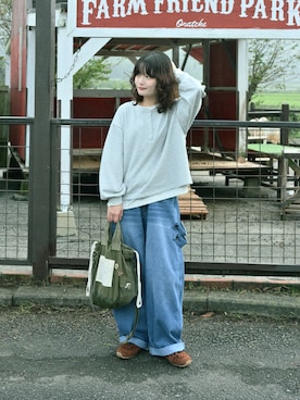 「アイテム（スウェット）」を使った、木村 星南（せな）さん（レディース・162cm）の秋コーディネート