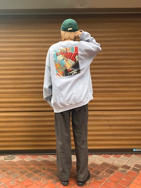 「ROOPTOKYO（ループトウキョウ）のROOPTOKYO×msy. コラボ SKATE Sweat スウェット クルーネック スケボー バックプリント イラストレーター（スウェット、グレー系）」を使った、yuriさん（レディース・160cm）の秋コーディネート