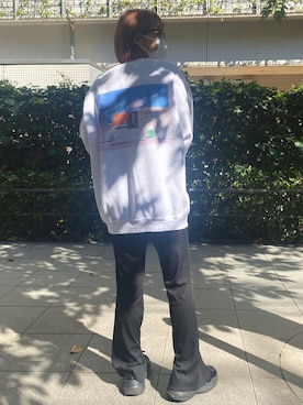 「FRUIT OF THE LOOM（フルーツオブザルーム）の【FRUIT OF THE LOOM/フルーツオブザルーム】ROOPTOKYO別注 イラストレーターコラボ スウェット（スウェット、ホワイト系）」を使った、yuriさん（レディース・160cm）の秋コーディネート