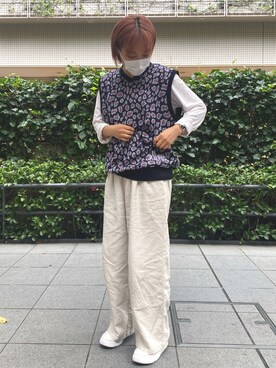 「PLEASURES（プレジャー）のPLEASURES/プレジャーズ SURVIVAL SWEATER VEST ニットベスト（ベスト、ブルー系）」を使った、yuriさん（レディース・160cm）の秋コーディネート