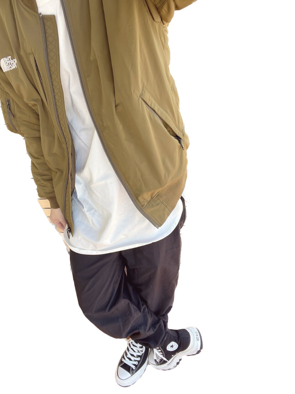 THE NORTH FACEのMA-1（ベージュ系）を使った人気ファッション