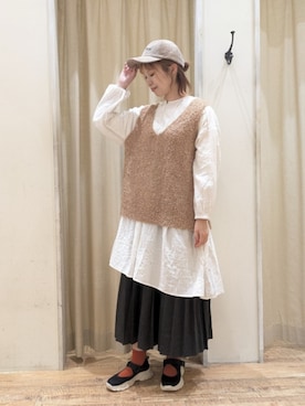 「チャコール」｜「アイテム（ハット）」を使った、まよねーずさん（レディース・164cm）の秋コーディネート