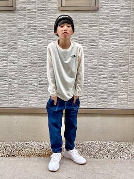 「アイテム（スニーカー）」を使った、kanaさん（キッズ・142cm）の秋コーディネート