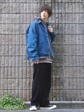 「くすみカラー」｜「アイテム（デニムジャケット）」を使った、桜江しゅう さん（メンズ・180cm）の秋コーディネート