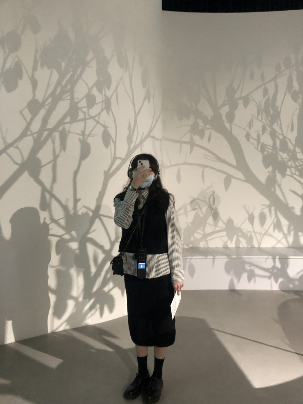 「Dr. Martensのアイテム（シューズ、ブラック系）」を使った、Chieh Yuさん（レディース・160cm）の夏コーディネートの1枚目の写真