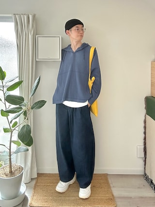 HOMME PLISSE ISSEY MIYAKEのパーカーを使った人気ファッション