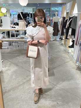 「スリット」｜「アイテム（その他シューズ）」を使った、れいなさん（レディース・160cm）の春コーディネート