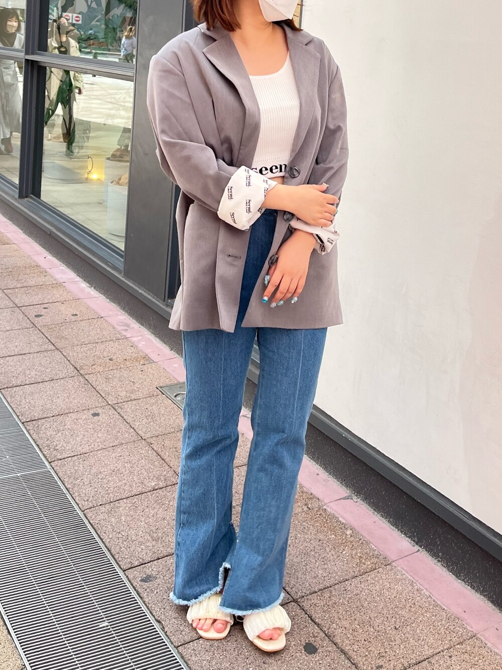「デニム、ジャケット、テーラードジャケット、大人カジュアル、春、オトナカジュアル、キレイめ」｜「Seemi. byNICECLAUPの【Seemi】テーラードジャケット（テーラードジャケット、グレー系）」を使った、いけだまいかさん（レディース・153cm）の春コーディネートの1枚目の写真