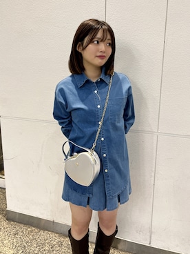 「one after another NICE CLAUP（ワンアフターアナザーナイスクラップ）のアイテム（デニムスカート）」を使った、いけだまいかさん（レディース・153cm）の秋コーディネート