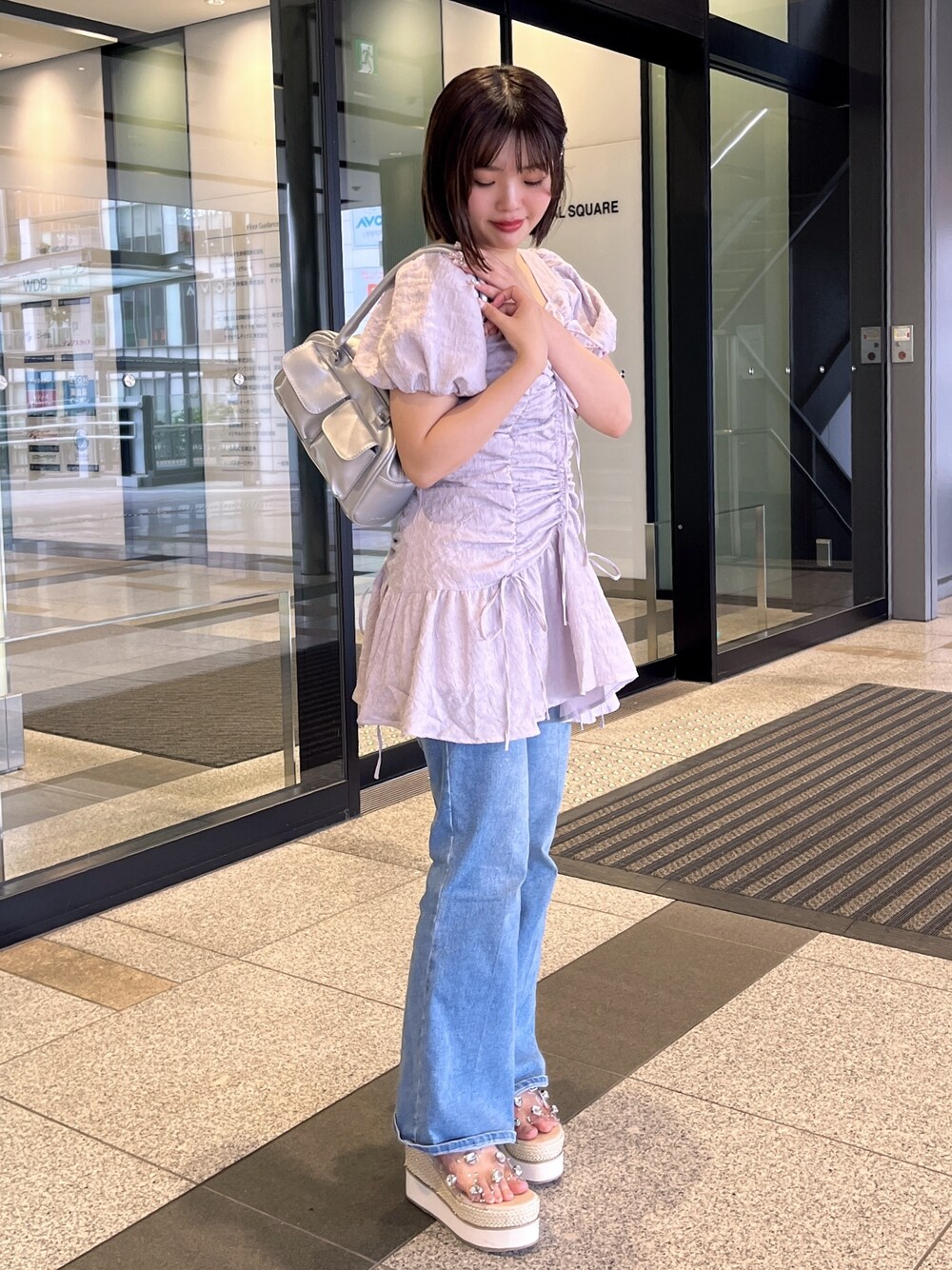 「夏ファッション、チュニック、ワンピース、デニム、韓国ファッション、オトナカワイイ、大人ガーリー」｜「one after another NICE CLAUPの【SNSで話題！】ドロストチュニック（チュニック、ブルー系）」を使った、いけだまいかさん（レディース・153cm）の春コーディネートの1枚目の写真