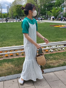 「カラーTシャツ」｜「アイテム（ワンピース/ドレス）」を使った、尾上綾乃さん（レディース・156cm）の夏コーディネート