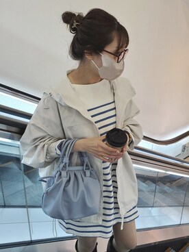 「アウターコーデ」｜「アイテム（マウンテンパーカー）」を使った、尾上綾乃さん（レディース・156cm）の春コーディネート