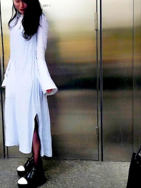 「PRADA（プラダ）のアイテム（その他シューズ）」を使った、松重 智美さん（レディース・163cm）の春コーディネート