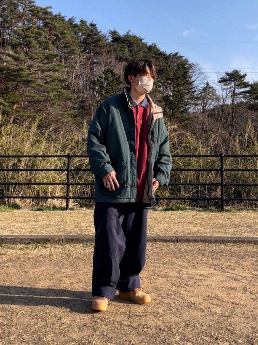 「古着、グリーン、エアフォースワン、Timberland、赤、古着好きな人と繋がりたい、古着コーデ、春アウター、はじめましてコーデ、ポロシャツ」｜「UNIQLOのアイテム（ジャケット/アウター、グリーン系）」を使った、たい【相互フォロー】さん（メンズ・165cm）の春コーディネートの1枚目の写真