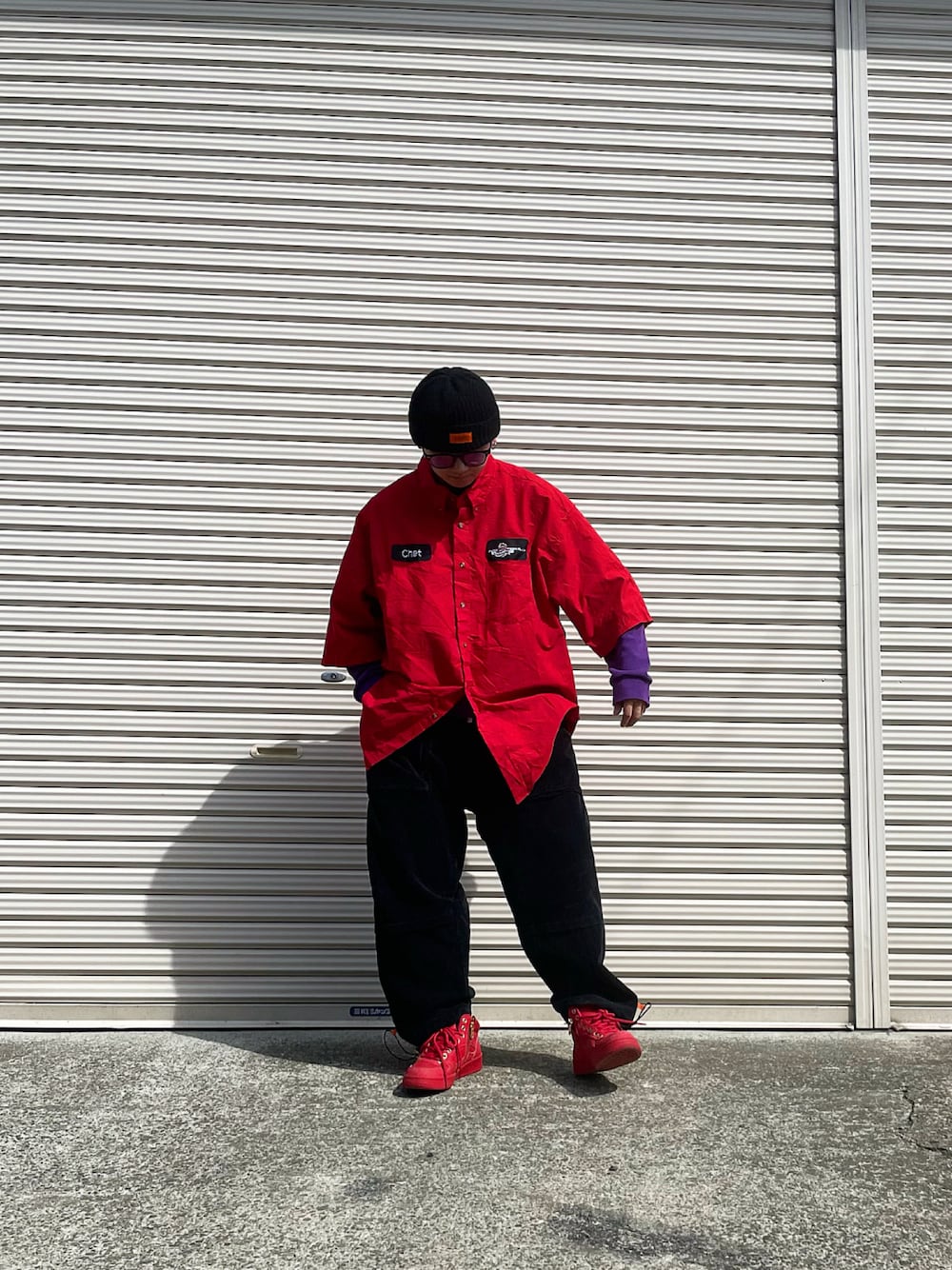 「ストリート、マンハッタンポーテージ、Red Kap、アイモハ(aimoha)、VANS、赤、レッド、ハイカットスニーカー、古着、相互フォロー」｜「RED KAPのアイテム（シャツ/ブラウス、レッド系）」を使った、たい【相互フォロー】さん（メンズ・165cm）の春コーディネートの1枚目の写真