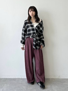 「アイテム（スウェットパンツ、レッド系）」を使った、Risakoさん（レディース・164cm）の夏コーディネート