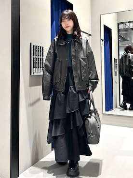 「アイテム（ボストンバッグ、グレー系）」を使った、Risakoさん（レディース・164cm）の秋コーディネート