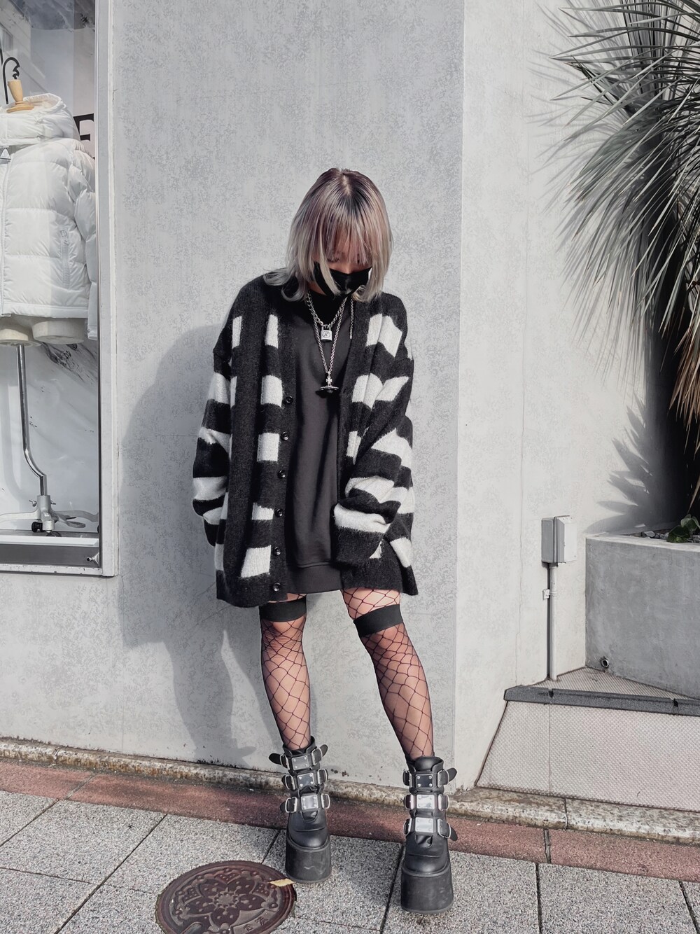 「ROYAL FLASH、LAD MUSICIAN、ootd」｜「LAD MUSICIANのアイテム（カーディガン/ボレロ、グレー系）」を使った、NOAさん（レディース・150cm）の秋コーディネートの1枚目の写真