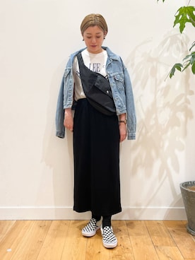 「アイテム（デニムジャケット）」を使った、すぎやまめぐみさん（レディース・163cm）の夏コーディネート