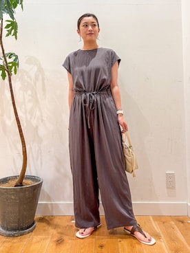 「URBAN RESEARCH DOORS（アーバンリサーチドアーズ）のアイテム（オールインワン・サロペット）」を使った、すぎやまめぐみさん（レディース・163cm）の夏コーディネート