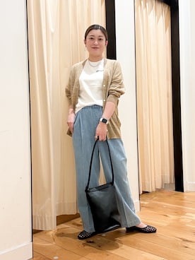 「URBAN RESEARCH DOORS（アーバンリサーチドアーズ）のリネンVネックカーディガン（カーディガン/ボレロ、ベージュ系）」を使った、すぎやまめぐみさん（レディース・163cm）の春コーディネート