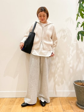 「FORK&SPOON」｜「アイテム（スウェットパンツ）」を使った、すぎやまめぐみさん（レディース・163cm）の秋コーディネート