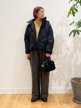 「冬の差し色コーデ」｜「アイテム（ダウンジャケット/コート）」を使った、すぎやまめぐみさん（レディース・163cm）の冬コーディネート