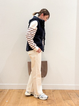 「アイテム（スニーカー）」を使った、すぎやまめぐみさん（レディース・163cm）の秋コーディネート