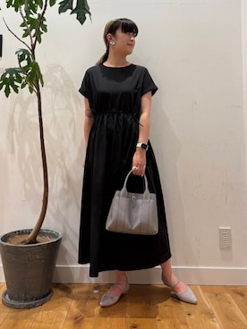 「アイテム（パンプス、グレー系）」を使った、すぎやまめぐみさん（レディース・163cm）の夏コーディネート