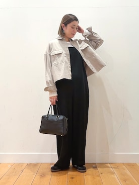 「URBAN RESEARCH DOORS（アーバンリサーチドアーズ）のカーリーラッセルレースロングスリーブTシャツ | レースインナー/レースT/甘め/ロンT（Tシャツ/カットソー、ホワイト系）」を使った、すぎやまめぐみさん（レディース・163cm）の冬コーディネート