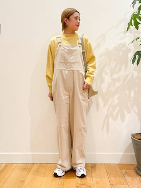 「アイテム（オールインワン・サロペット、ホワイト系）」を使った、すぎやまめぐみさん（レディース・163cm）の秋コーディネート