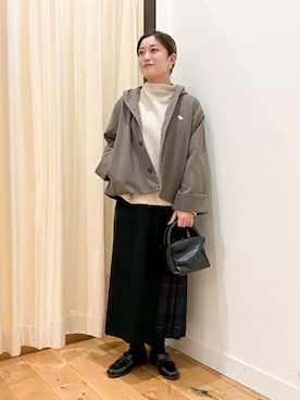 「HARUTA（ハルタ）の『別注』HARUTA×DOORS　キルトローファー（ローファー）」を使った、すぎやまめぐみさん（レディース・163cm）の秋コーディネート