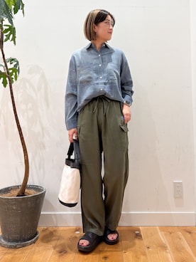 「URBAN RESEARCH DOORS（アーバンリサーチドアーズ）のシアーデニムシャツ（シャツ/ブラウス）」を使った、すぎやまめぐみさん（レディース・163cm）の夏コーディネート