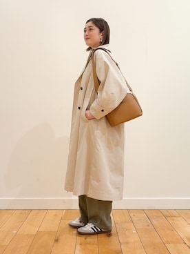 「URBAN RESEARCH DOORS（アーバンリサーチドアーズ）の袖ボリュームスタンドコート | トレンチコート/春コート/ライトアウター/ロング丈/大人カジュアル（トレンチコート、ベージュ系）」を使った、すぎやまめぐみさん（レディース・163cm）の春コーディネート
