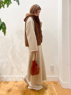 「GYMPHLEX（ジムフレックス）のGYMPHLEX　BOA HOODED VEST（その他アウター）」を使った、すぎやまめぐみさん（レディース・163cm）の冬コーディネート
