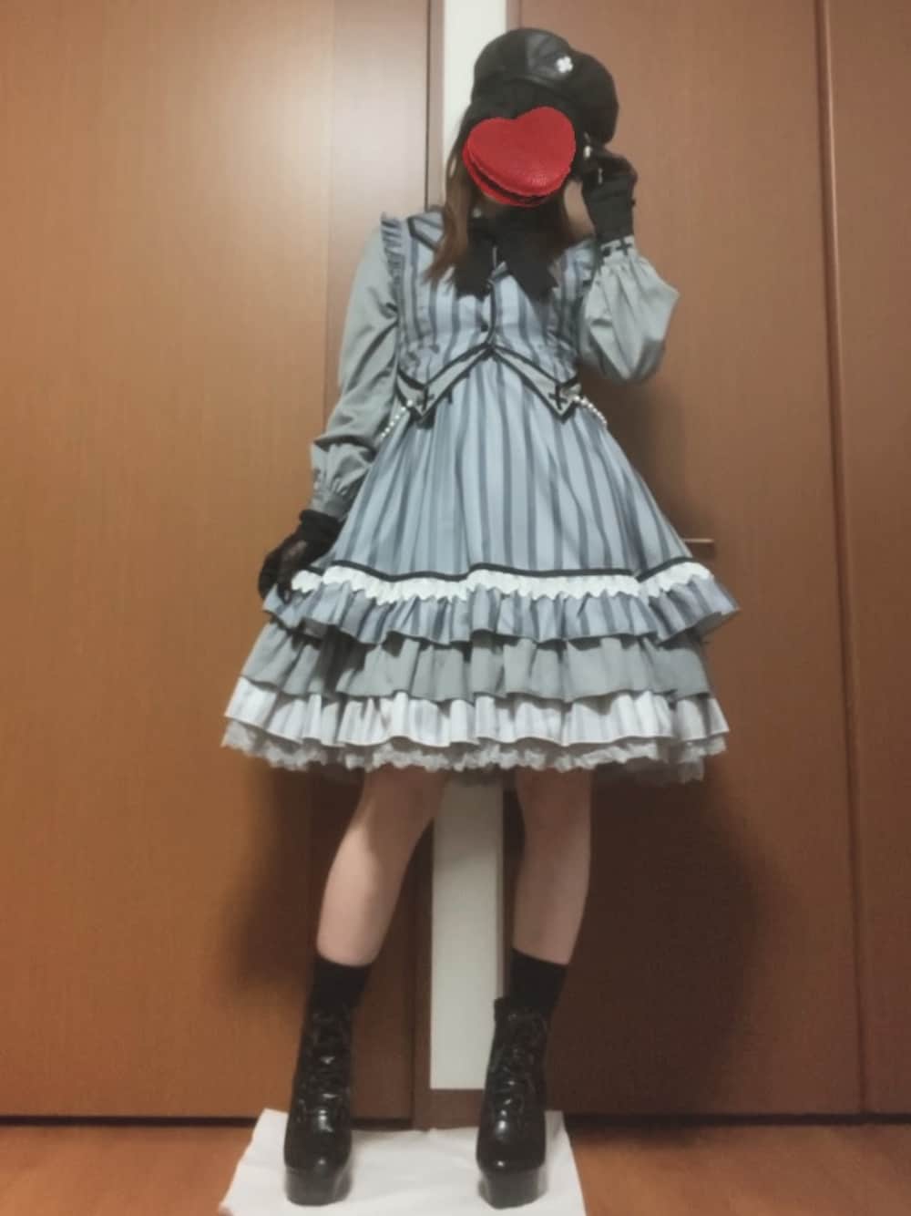 「EATME、ToAlice、ホスピタル、ゴスロリ、ゴシック」｜「ToAliceのアイテム（ワンピース、グレー系）」を使った、Rさん（レディース・158cm）の秋コーディネートの1枚目の写真