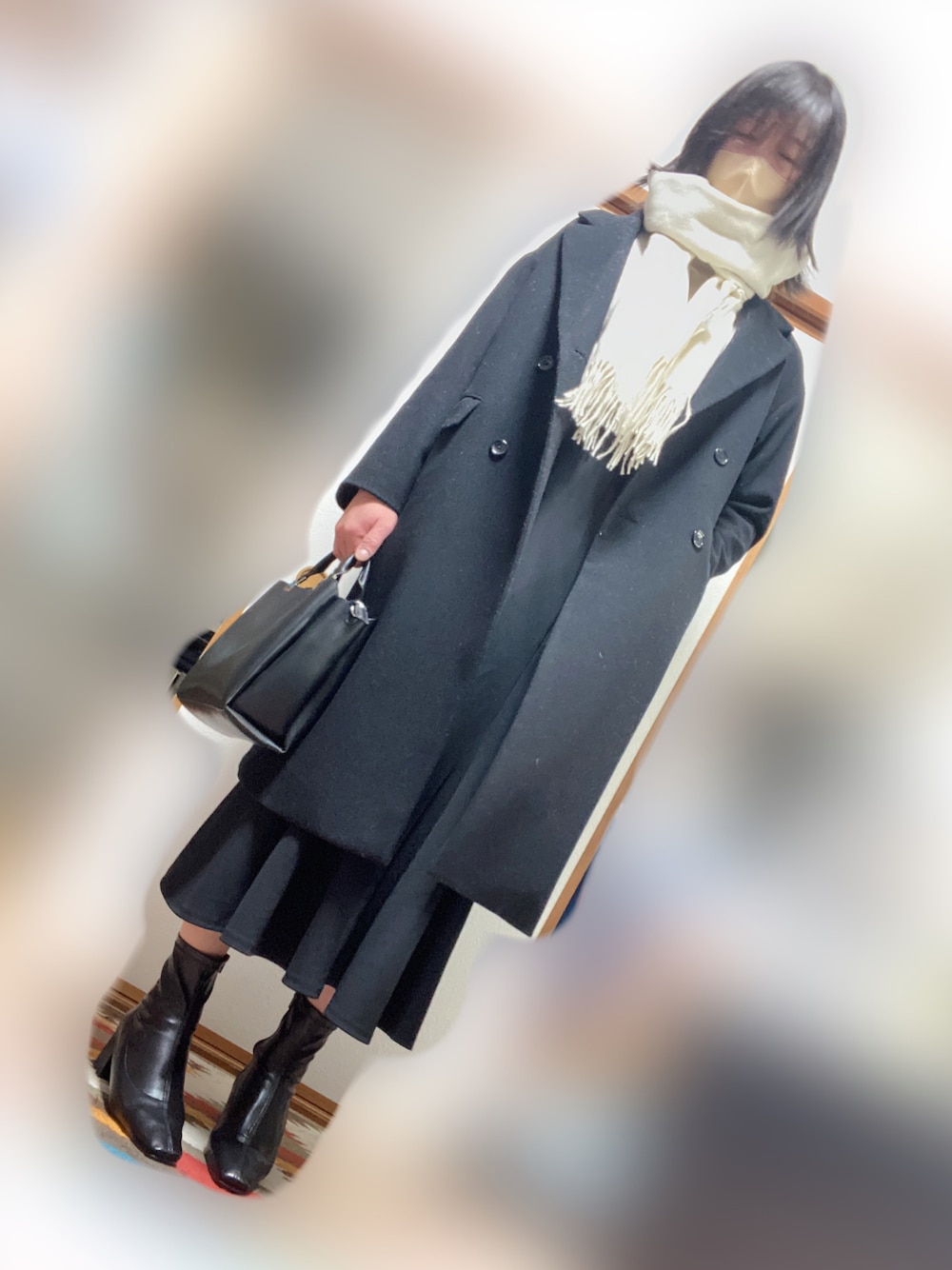 「女装、レディース男子、ジェンダーレス、高身長、モノトーン、大人コーデ、ストール、ロングコート、リブタートルネック、マーメイドスカート、ショートブーツ、トートバッグ」｜「GUのアイテム（チェスターコート、ブラック系）」を使った、Mamiさん（メンズ・175cm）の冬コーディネートの1枚目の写真