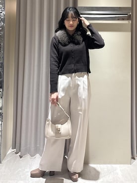 「アイテム（スラックス）」を使った、saraさん（レディース・165cm・10代）の冬コーディネート