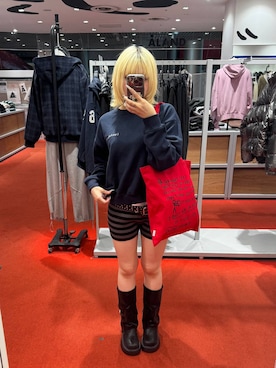 「アイテム（トートバッグ、レッド系）」を使った、0521minaさん（レディース・157cm）の秋コーディネート