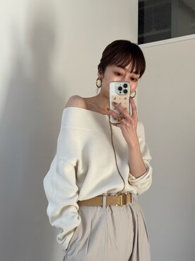 フロントジップボートネックニットを使った人気ファッション