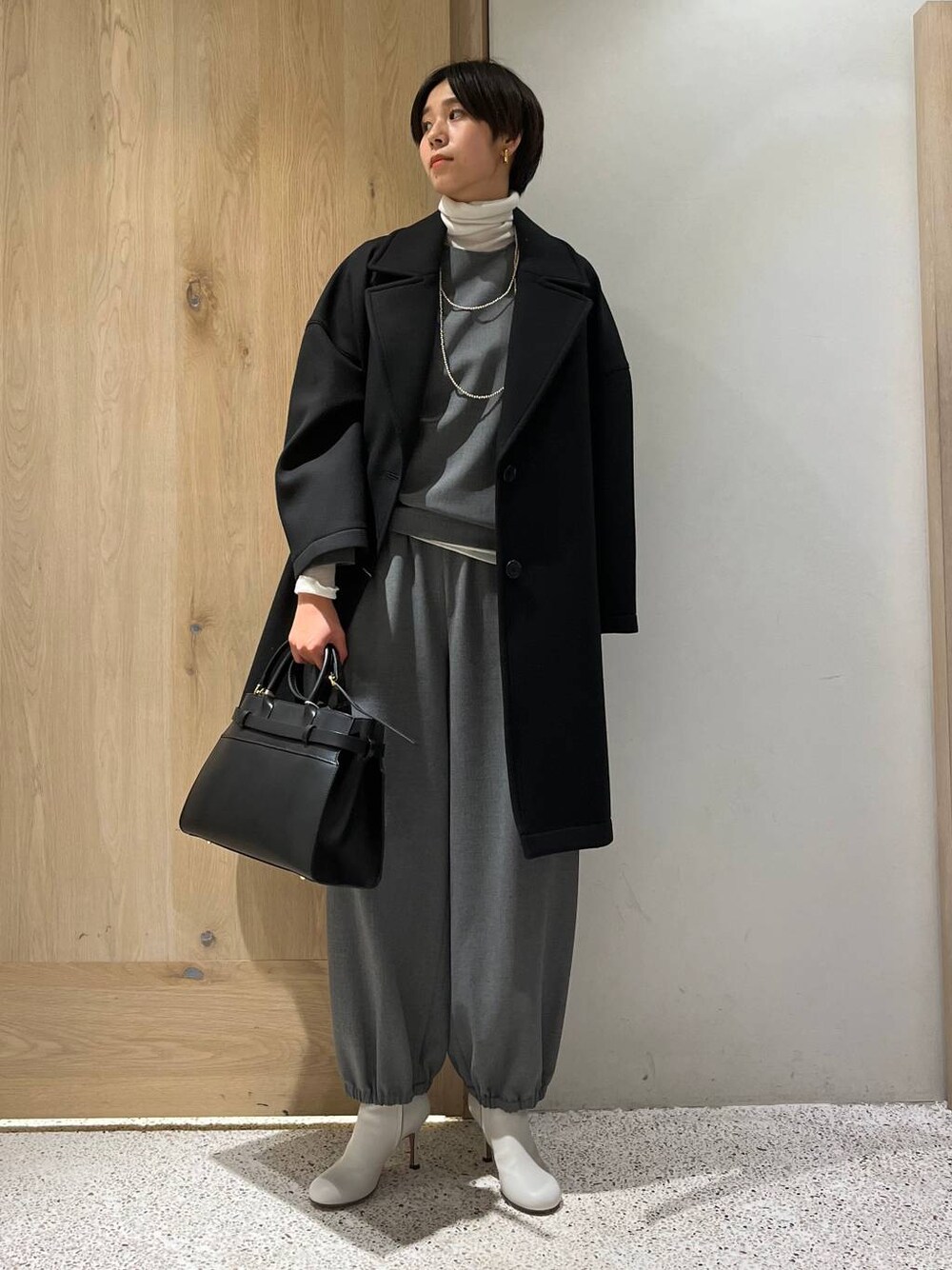 【24SS美品】カレンソロジー ストレッチプルオーバー　ブラック Curensology（カレンソロジー）の「Curensology(カレンソロジー