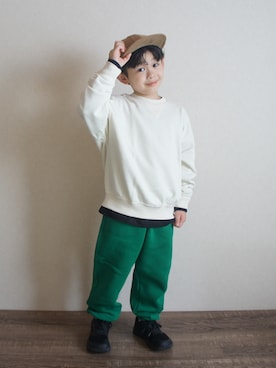 「GU（ジーユー）のアイテム（スウェット、ホワイト系）」を使った、R E Oさん（キッズ・110cm）の秋コーディネート